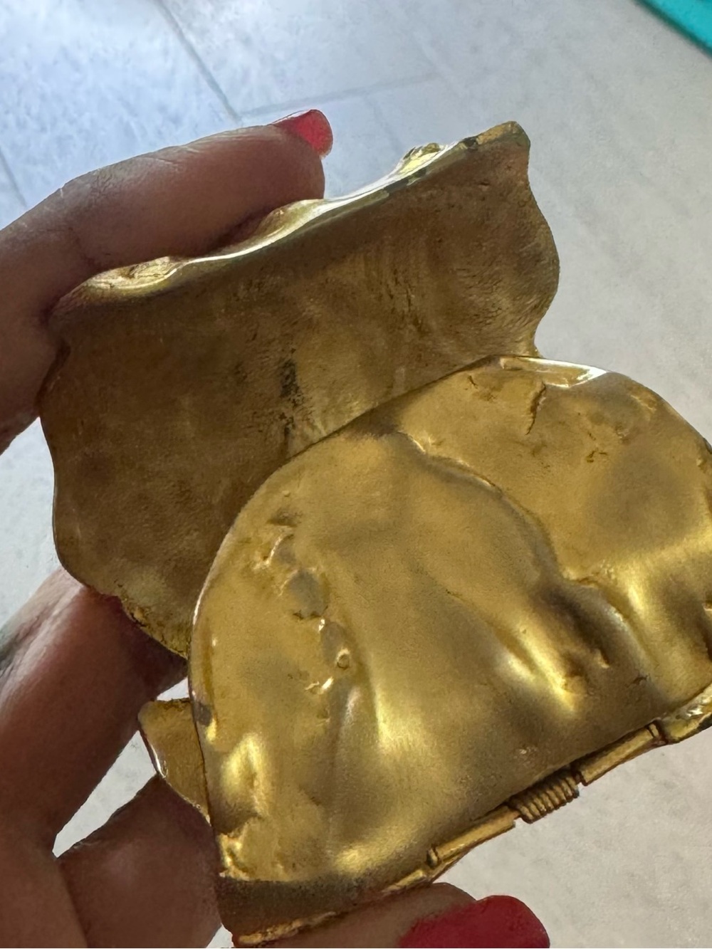 VINTAGE Kenneth Jay Lane Molten Gold Cuff - Picture 14 of 14